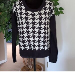 Decree Black and White Houndstooth Sweater